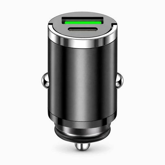 Chargeur voiture rapide branché sur prise allume-cigare habitacle