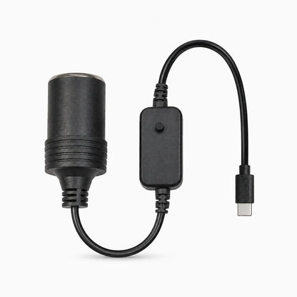 Adaptateur allume cigare USB noir branché sur prise 12V de véhicule avec port USB femelle