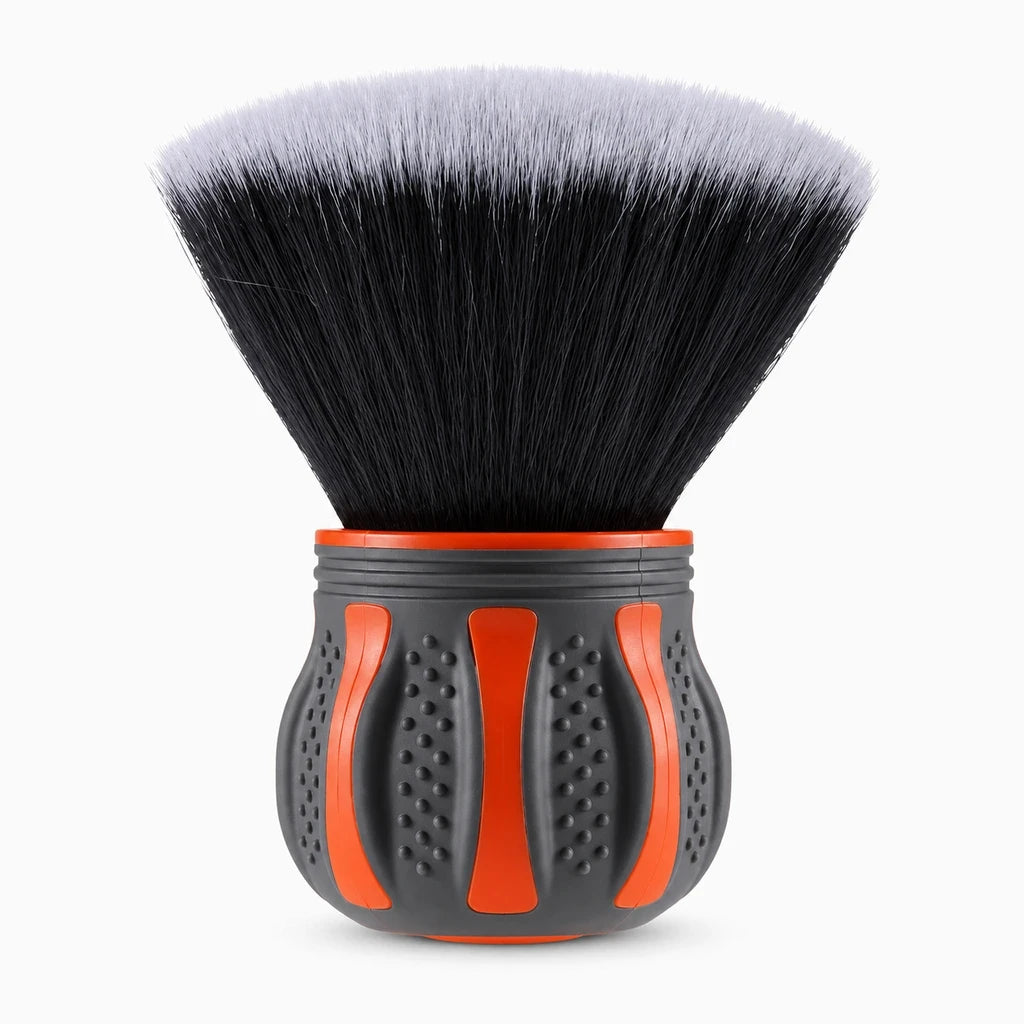 Brosse à poils souples pour produit entretien voiture, idéale pour nettoyer l'habitacle