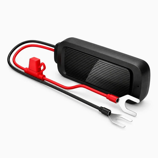 Tracker GPS pour voiture affichant la localisation en temps réel sur écran de suivi